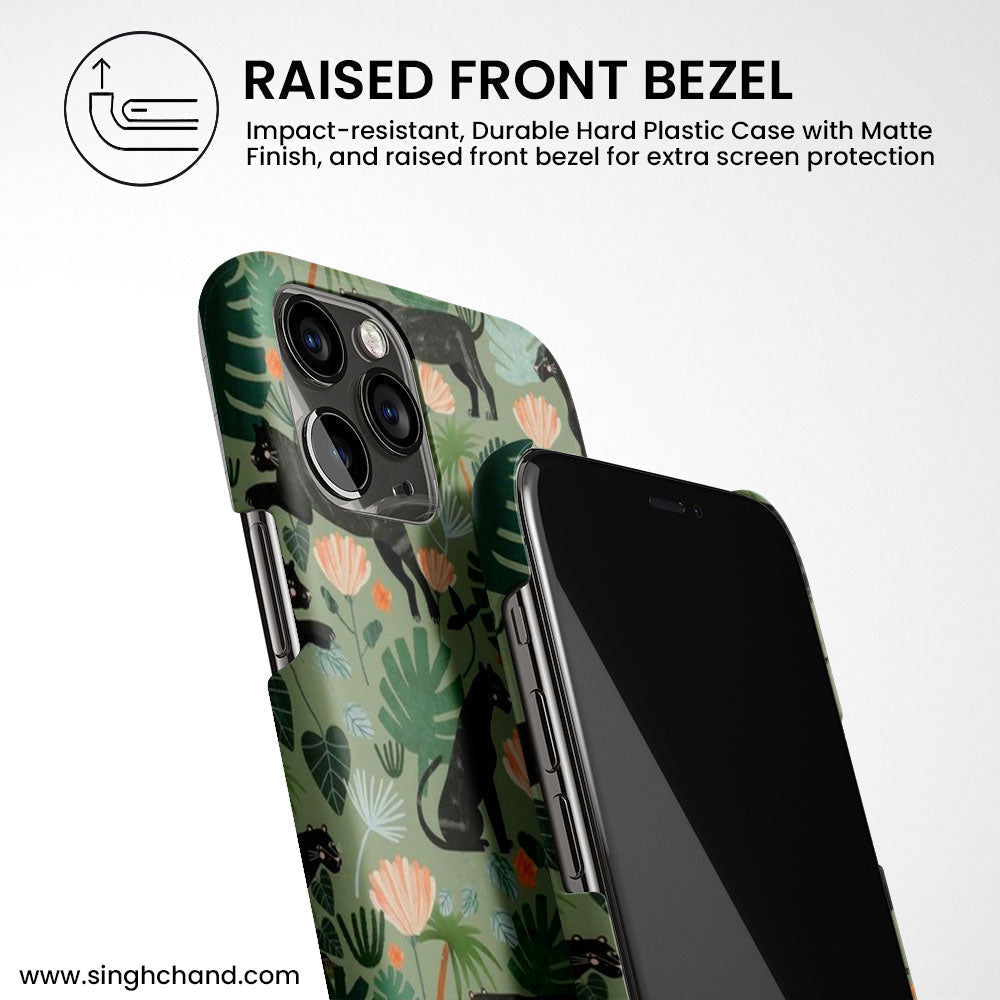 BLACK PANTHER IN THE JUNGLE iPhone 13 Phone Case