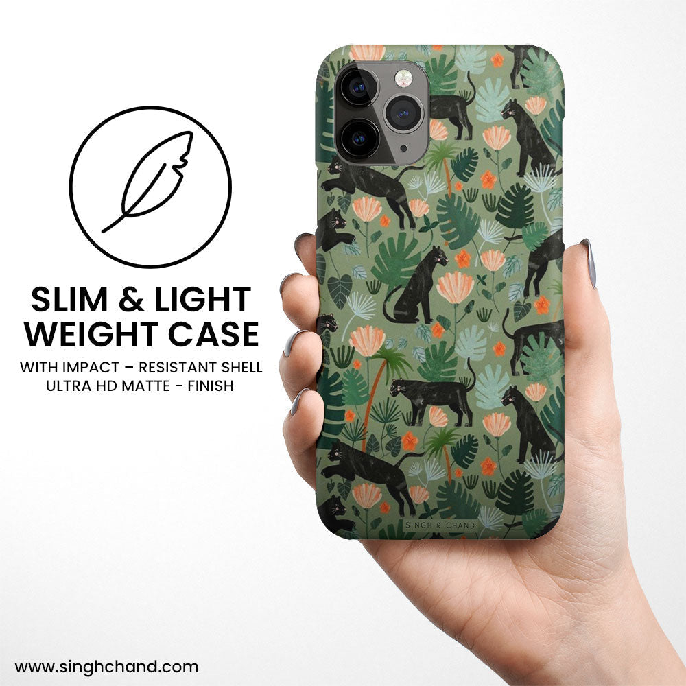 BLACK PANTHER IN THE JUNGLE iPhone 12 Pro Max Phone Case